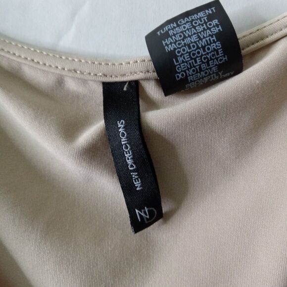 New Directions Top sleeveless light brown ruffle front Womens size Large - Picture 5 of 8